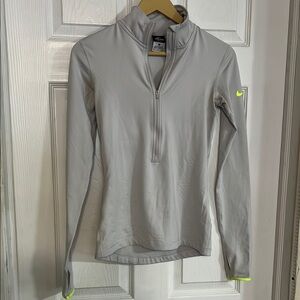 ❤️ 3 for $15 Nike Gray Long Sleeve Pullover with Neon Accents